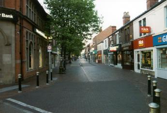 The Beeston High Street (abends um 7)