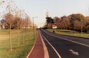 Straße zum 
Trentbuilding